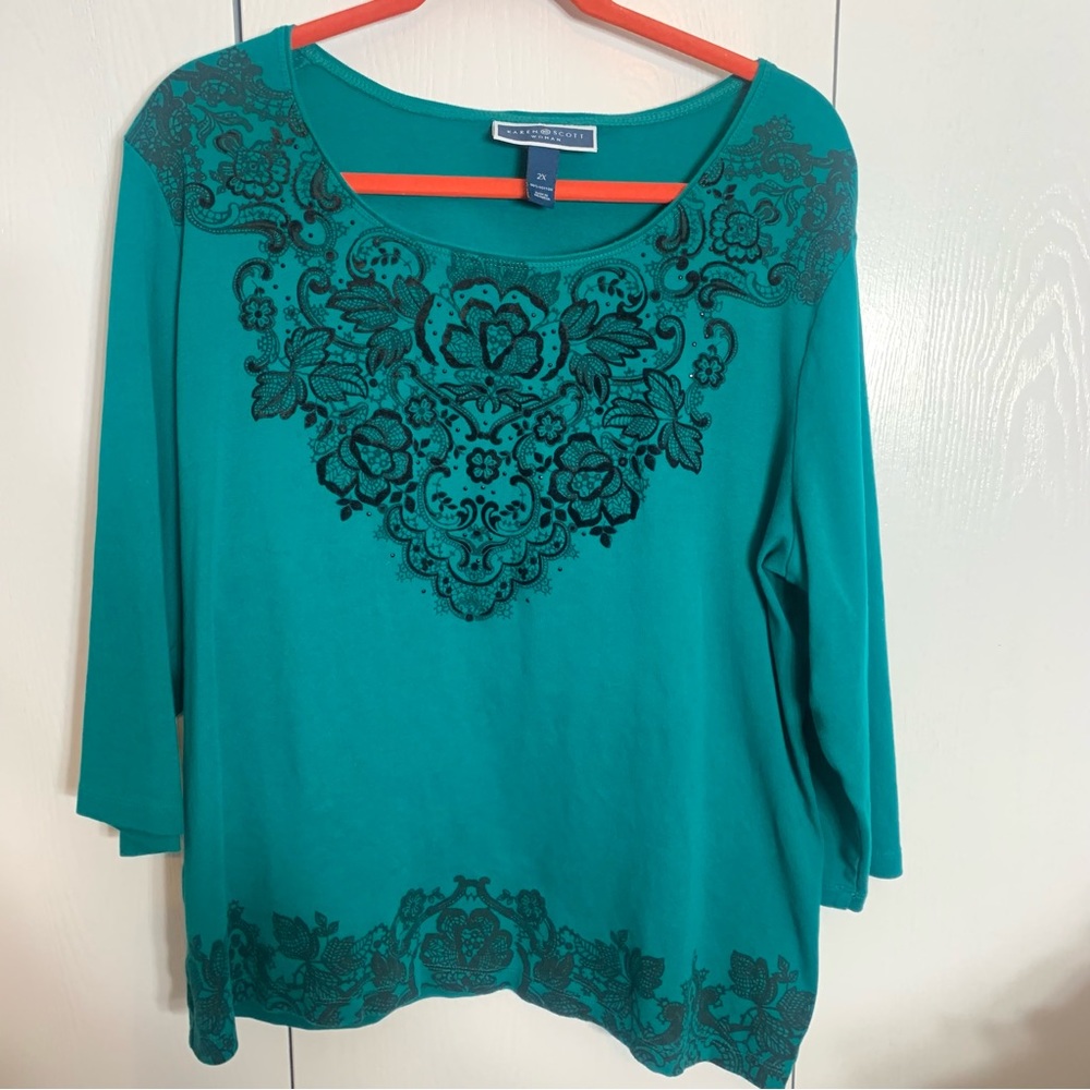 Karen Scott green long sleeve top with black filigree pattern 2X.